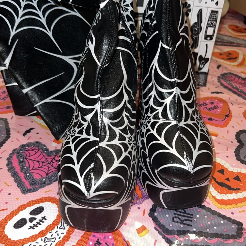 BNIB Koi Footwear Grave Nexus platform long boots spiderweb design